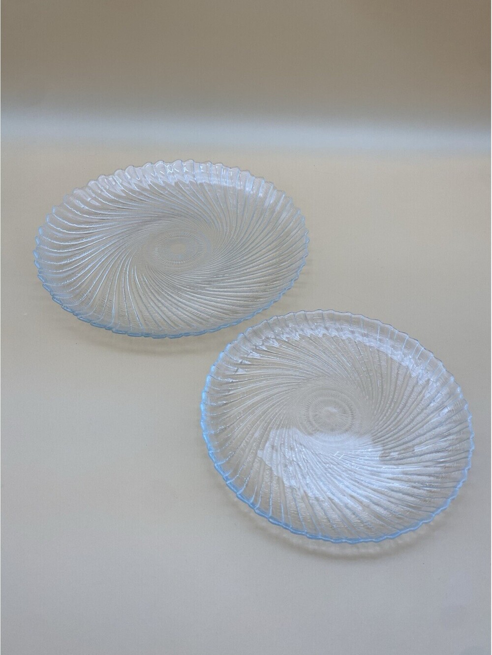 Arcoroc Pair of Clear Glass Seabreeze Swirl Pattern Plates - Salad & Dinner Set